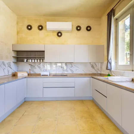 Villanirvana Villa Qala